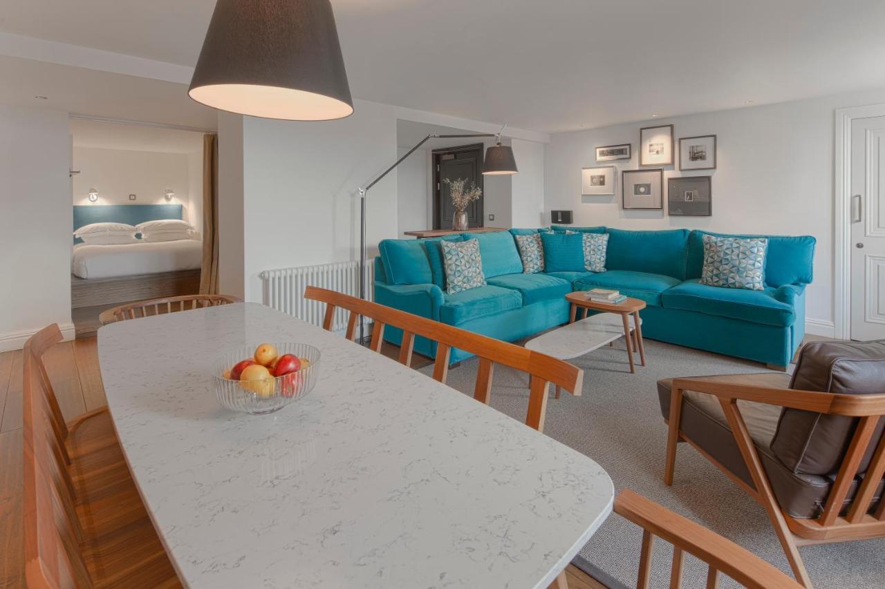 Cheval The Edinburgh Grand Aparthotel Εξωτερικό φωτογραφία A typical apartment at the hotel
