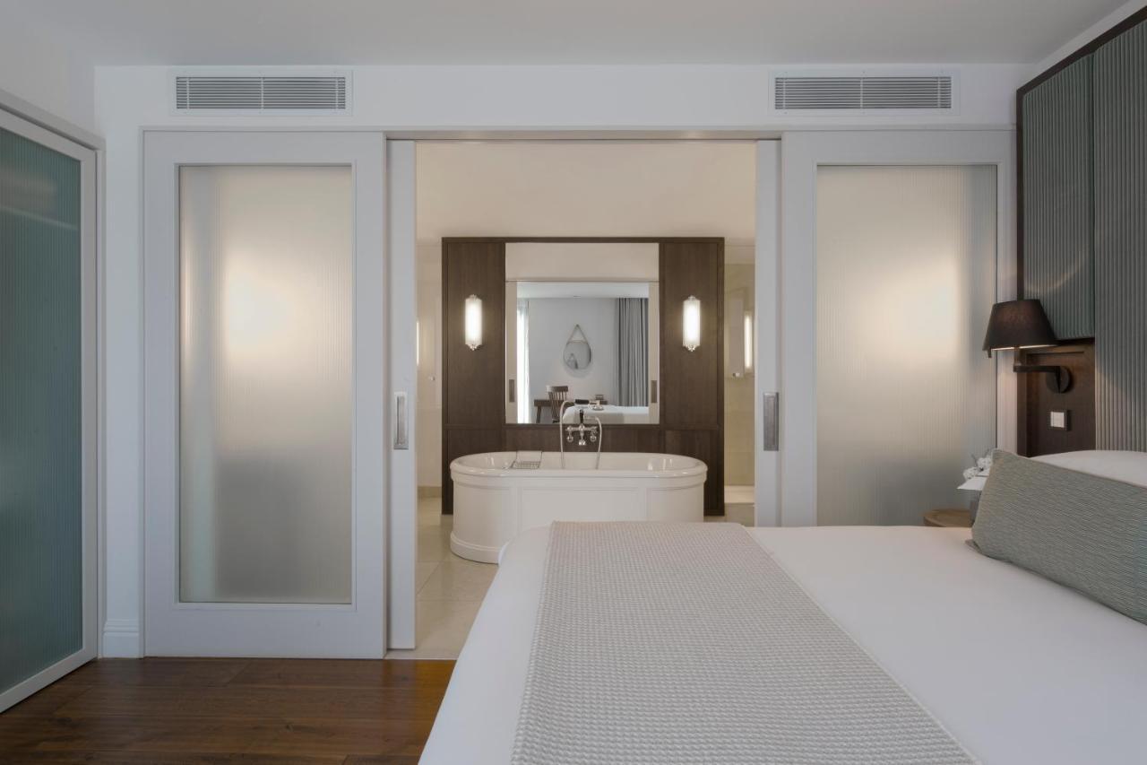 Cheval The Edinburgh Grand Aparthotel Εξωτερικό φωτογραφία A sliding door