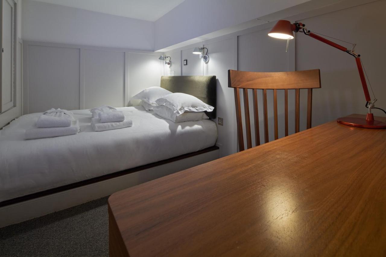Cheval The Edinburgh Grand Aparthotel Εξωτερικό φωτογραφία A room at the hotel