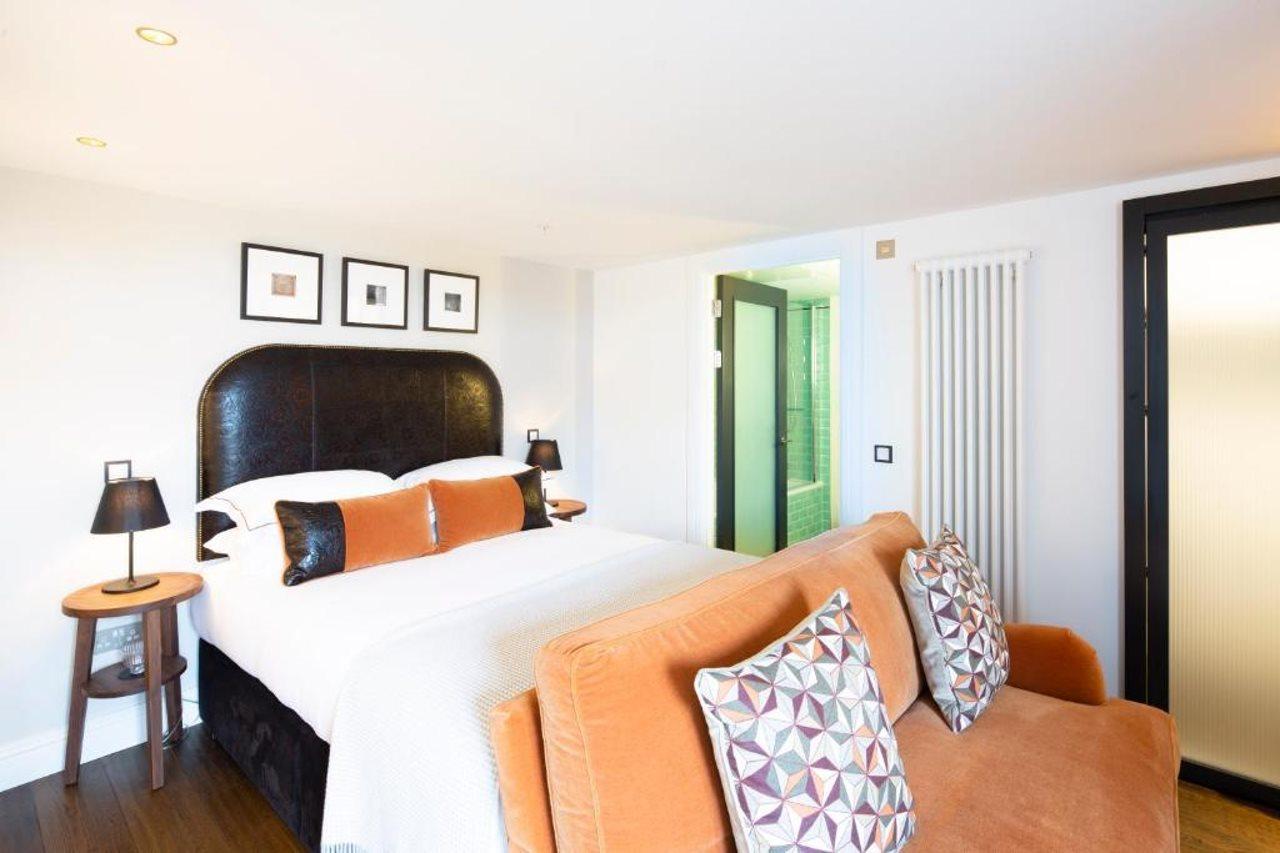 Cheval The Edinburgh Grand Aparthotel Εξωτερικό φωτογραφία A bedroom at the hotel