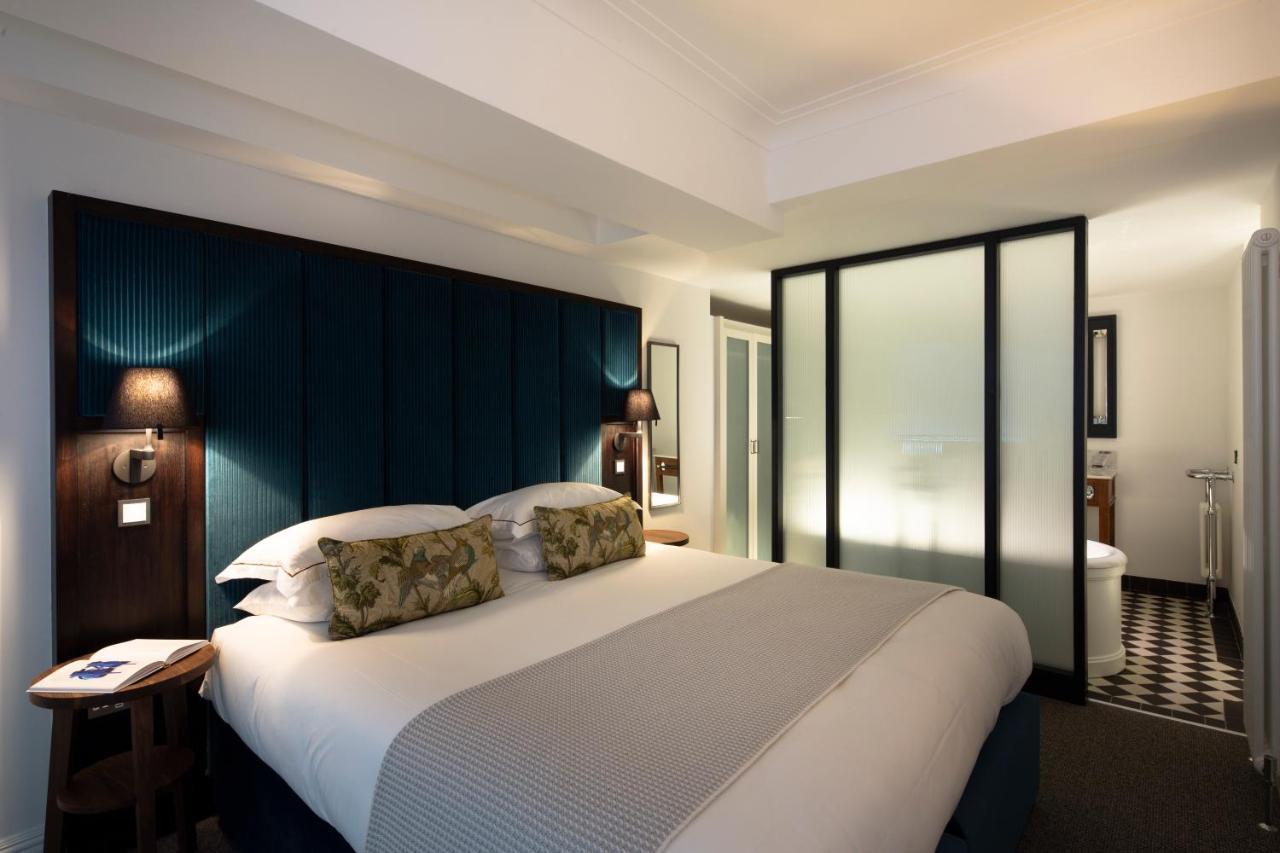 Cheval The Edinburgh Grand Aparthotel Εξωτερικό φωτογραφία A bedroom at the hotel